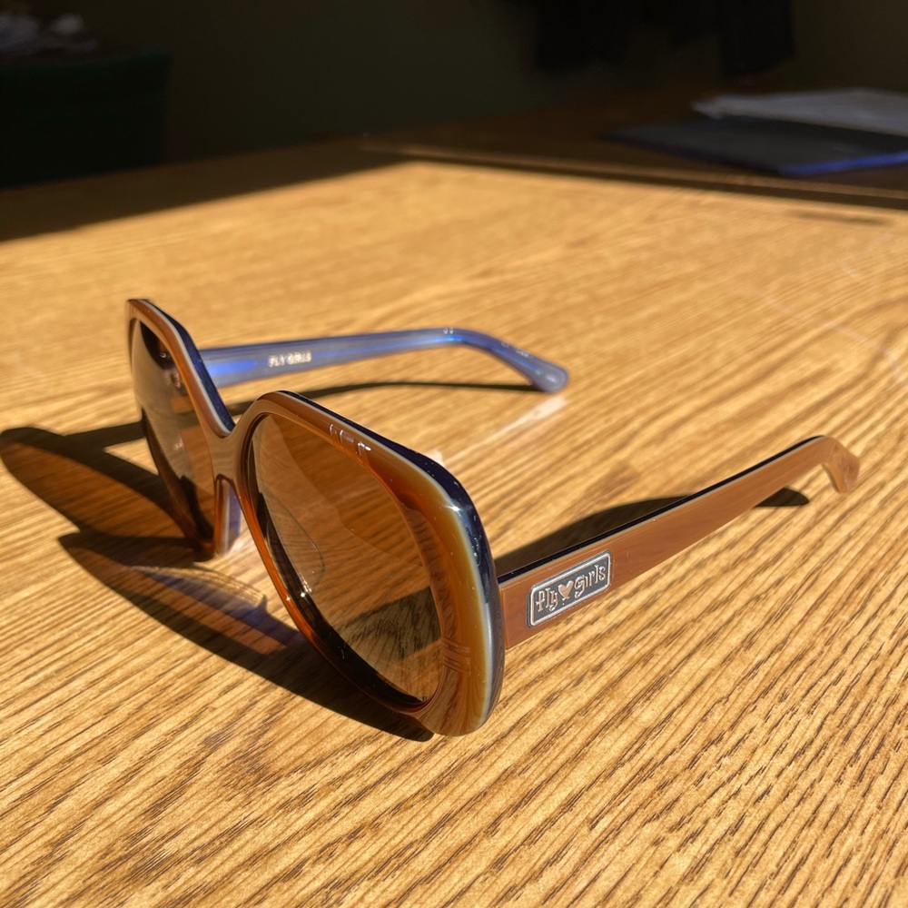 Flyvasious FlyGirl Sunglasses 😎 Big & Beautiful - Picture 8 of 17